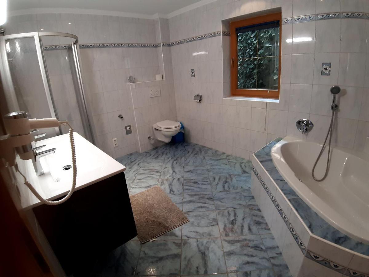 Tropper Apartment แกร์โลสแบร์ก ภายนอก รูปภาพ